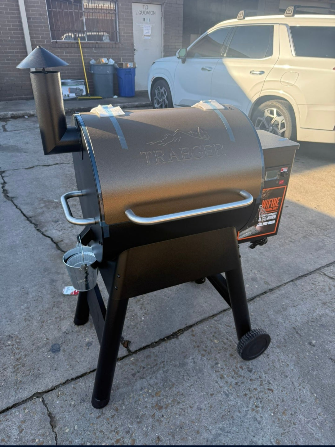 Traeger Pro 575 Wifi Pellet Grill and Smoker in Bronze