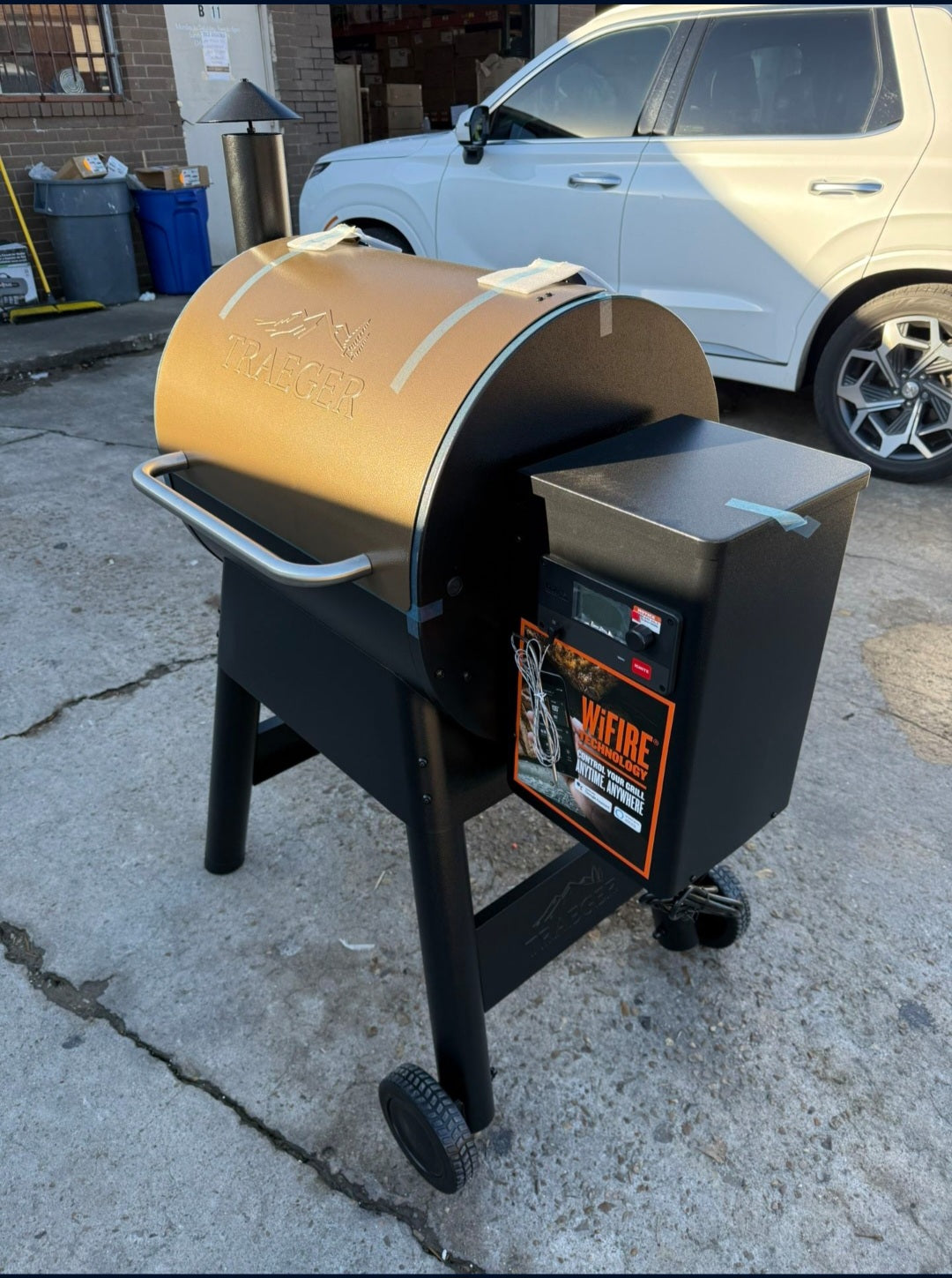Traeger Pro 575 Wifi Pellet Grill and Smoker in Bronze
